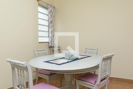 Casa à venda com 677m², 5 quartos e 6 vagas Casa à venda com 677m², 5 quartos e 6 vagasCopa