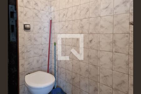 Casa à venda com 677m², 5 quartos e 6 vagas Casa à venda com 677m², 5 quartos e 6 vagasBanheiro 7