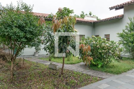 Casa à venda com 677m², 5 quartos e 6 vagas Casa à venda com 677m², 5 quartos e 6 vagasPomar