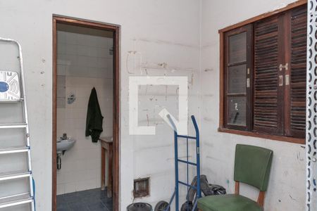 Casa à venda com 677m², 5 quartos e 6 vagas Casa à venda com 677m², 5 quartos e 6 vagasQuarto de Serviço