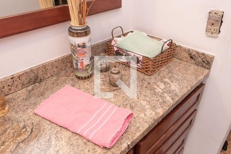 Casa à venda com 677m², 5 quartos e 6 vagas Casa à venda com 677m², 5 quartos e 6 vagasLavabo