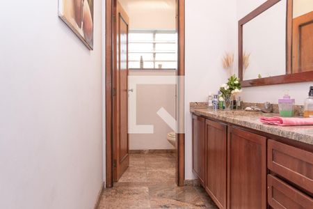 Casa à venda com 677m², 5 quartos e 6 vagas Casa à venda com 677m², 5 quartos e 6 vagasLavabo