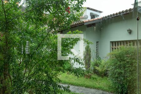 Casa à venda com 677m², 5 quartos e 6 vagas Casa à venda com 677m², 5 quartos e 6 vagasVista Sala de Jantar