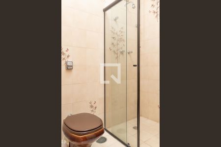 Casa à venda com 677m², 5 quartos e 6 vagas Casa à venda com 677m², 5 quartos e 6 vagasBanheiro 4