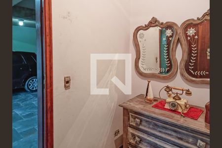 Casa à venda com 677m², 5 quartos e 6 vagas Casa à venda com 677m², 5 quartos e 6 vagasEntrada 2