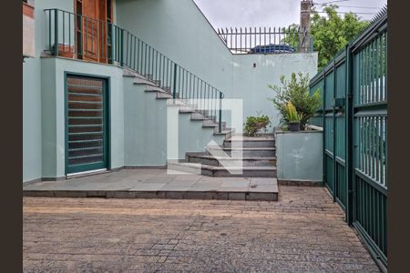 Casa à venda com 677m², 5 quartos e 6 vagas Casa à venda com 677m², 5 quartos e 6 vagasGaragem descoberta