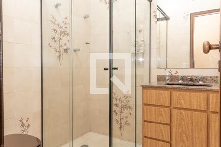 Casa à venda com 677m², 5 quartos e 6 vagas Casa à venda com 677m², 5 quartos e 6 vagasBanheiro 4