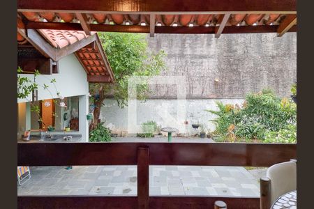 Casa à venda com 677m², 5 quartos e 6 vagas Casa à venda com 677m², 5 quartos e 6 vagasVista Varanda da Sala