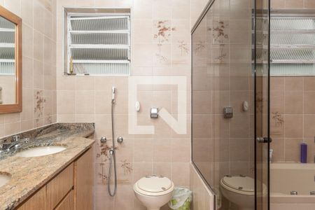 Casa à venda com 677m², 5 quartos e 6 vagas Casa à venda com 677m², 5 quartos e 6 vagasBanheiro da Suíte 3