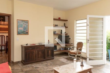 Casa à venda com 677m², 5 quartos e 6 vagas Casa à venda com 677m², 5 quartos e 6 vagasSala 4