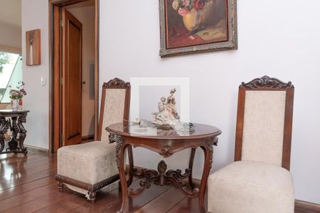 Casa à venda com 677m², 5 quartos e 6 vagas Casa à venda com 677m², 5 quartos e 6 vagasSala 2