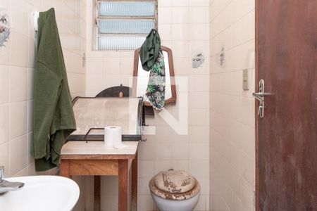 Casa à venda com 677m², 5 quartos e 6 vagas Casa à venda com 677m², 5 quartos e 6 vagasBanheiro de serviço