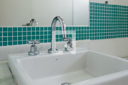 Apartamento à venda com 69m², 2 quartos e 1 vagaBanheiro Social