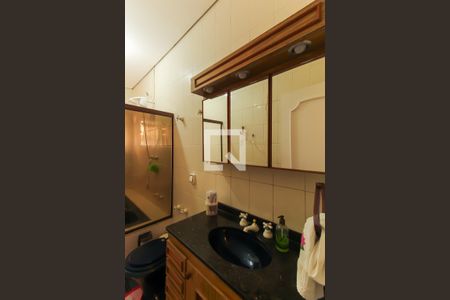 Banheiro 1 de casa à venda com 3 quartos, 168m² em Vila Bertioga, São Paulo