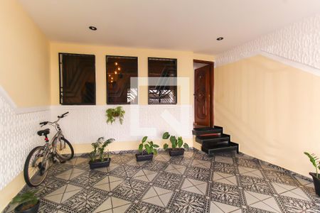 Garagem de casa à venda com 3 quartos, 168m² em Vila Bertioga, São Paulo