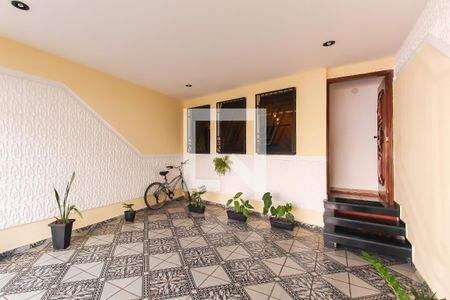Garagem de casa à venda com 3 quartos, 168m² em Vila Bertioga, São Paulo