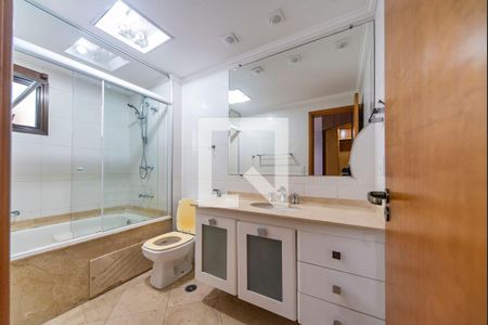 Apartamento à venda com 140m², 3 quartos e 3 vagasBanheiro do Quarto 1