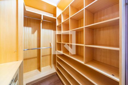 Apartamento à venda com 140m², 3 quartos e 3 vagasCloset do quarto 1