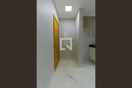Hall de entrada de apartamento para alugar com 2 quartos, 50m² em Vila Ivg, São Paulo