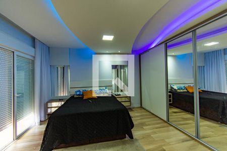 Casa à venda com 300m², 4 quartos e 8 vagasSuíte