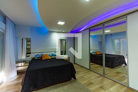 Casa à venda com 300m², 4 quartos e 8 vagasSuíte