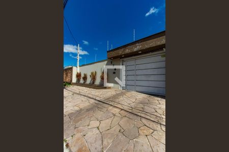 Casa à venda com 300m², 4 quartos e 8 vagasFachada