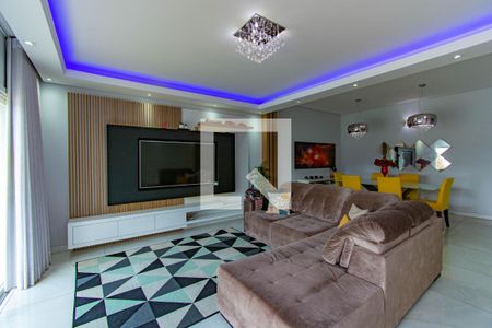 Casa à venda com 300m², 4 quartos e 8 vagasSala