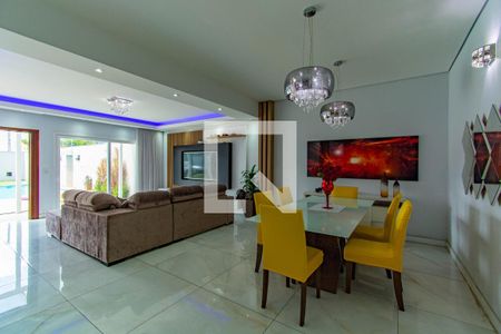 Casa à venda com 300m², 4 quartos e 8 vagasSala de Jantar