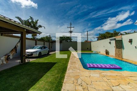Casa à venda com 300m², 4 quartos e 8 vagasPiscina