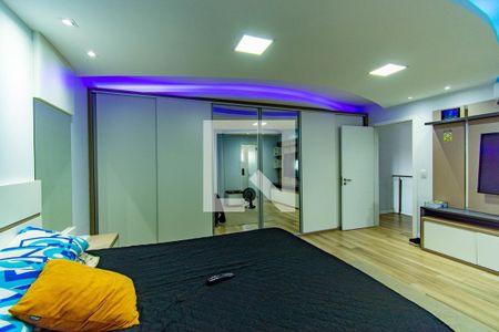 Casa à venda com 300m², 4 quartos e 8 vagasSuíte