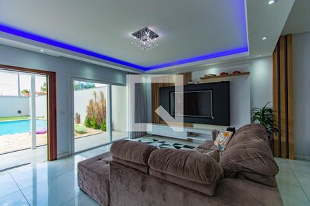 Casa à venda com 300m², 4 quartos e 8 vagasSala