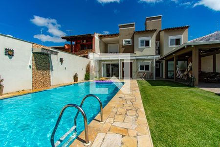 Casa à venda com 300m², 4 quartos e 8 vagasQuintal