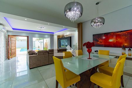 Casa à venda com 300m², 4 quartos e 8 vagasSala de Jantar