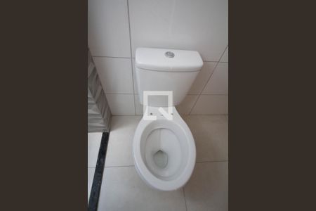 Banheiro de apartamento para alugar com 2 quartos, 48m² em Itaquera, São Paulo