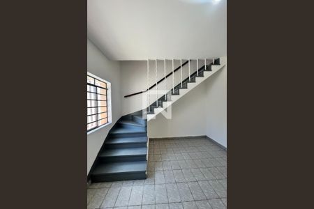 Escada de casa à venda com 2 quartos, 100m² em Vila Olímpia, São Paulo