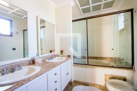 Apartamento à venda com 182m², 4 quartos e 3 vagas Apartamento à venda com 182m², 4 quartos e 3 vagasBanheiro do quarto 1