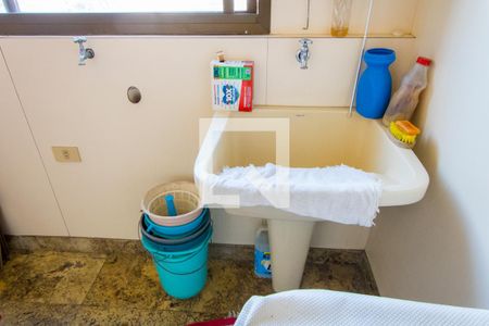 Apartamento à venda com 182m², 4 quartos e 3 vagas Apartamento à venda com 182m², 4 quartos e 3 vagasÁrea de serviço