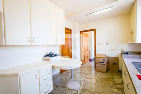 Apartamento à venda com 182m², 4 quartos e 3 vagas Apartamento à venda com 182m², 4 quartos e 3 vagasCozinha