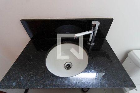 Lavabo de casa à venda com 3 quartos, 130m² em Vila Germinal, São Paulo