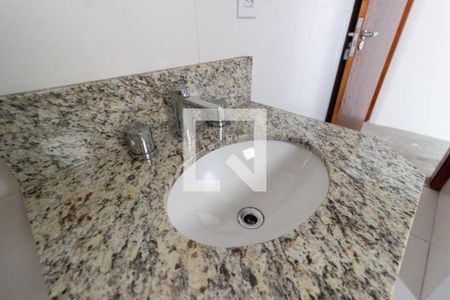 Casa à venda com 130m², 3 quartos e 2 vagasBanheiro