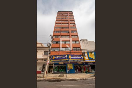 Apartamento para alugar com 138m², 3 quartos e 1 vaga Apartamento para alugar com 138m², 3 quartos e 1 vagaFachada