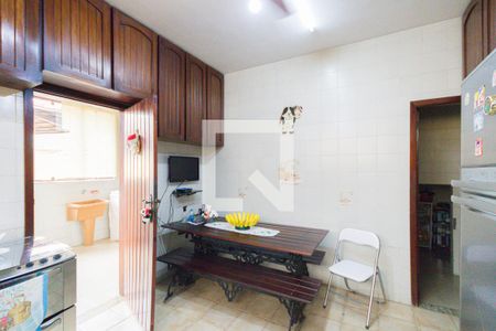 Casa de condomínio à venda com 453m², 4 quartos e 4 vagasCozinha