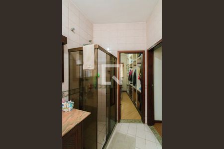 Casa de condomínio à venda com 453m², 4 quartos e 4 vagasBanheiro da Suíte