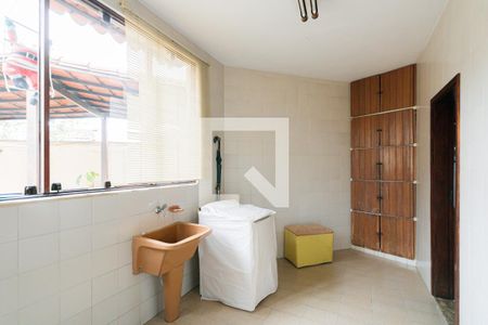 Casa de condomínio à venda com 453m², 4 quartos e 4 vagasÁrea de Serviço