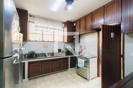 Casa de condomínio à venda com 453m², 4 quartos e 4 vagasCozinha