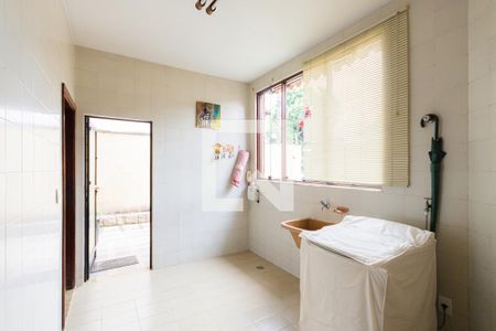 Casa de condomínio à venda com 453m², 4 quartos e 4 vagasÁrea de Serviço