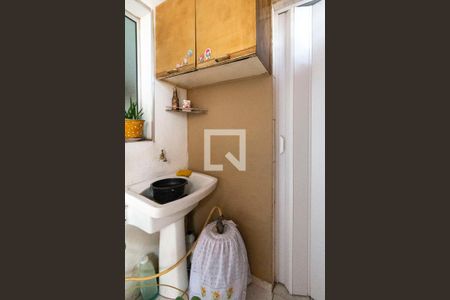 Casa à venda com 260m², 4 quartos e 5 vagas Casa à venda com 260m², 4 quartos e 5 vagasÁrea de Serviço
