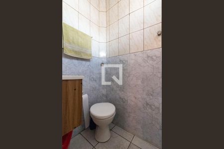 Casa à venda com 260m², 4 quartos e 5 vagas Casa à venda com 260m², 4 quartos e 5 vagasBanheiro 2