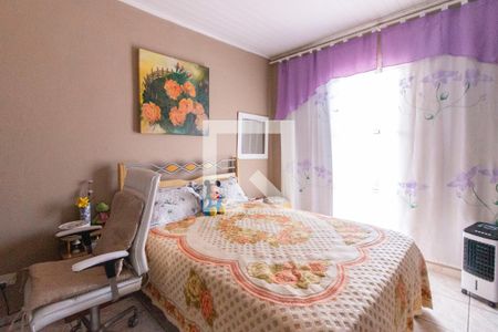 Casa à venda com 260m², 4 quartos e 5 vagas Casa à venda com 260m², 4 quartos e 5 vagasQuarto 2