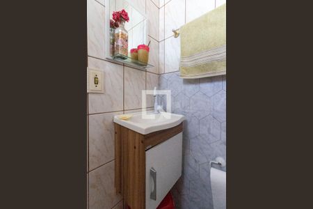 Casa à venda com 260m², 4 quartos e 5 vagas Casa à venda com 260m², 4 quartos e 5 vagasBanheiro 2
